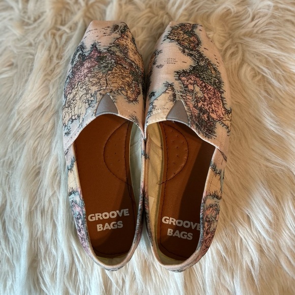 NWOT Groove Bags Vintage Geography Globe Slip On Shoes, Women’s 6.5 - Picture 3 of 12